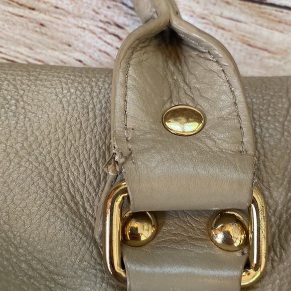 Emma Fox Leather Hand/Shoulder Bag With Gold Tone Hardware - Picture 14 of 16
